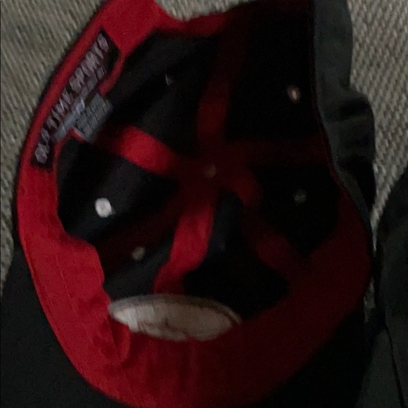 Lot of two Detroit Red Wings caps - Picture 2 of 3